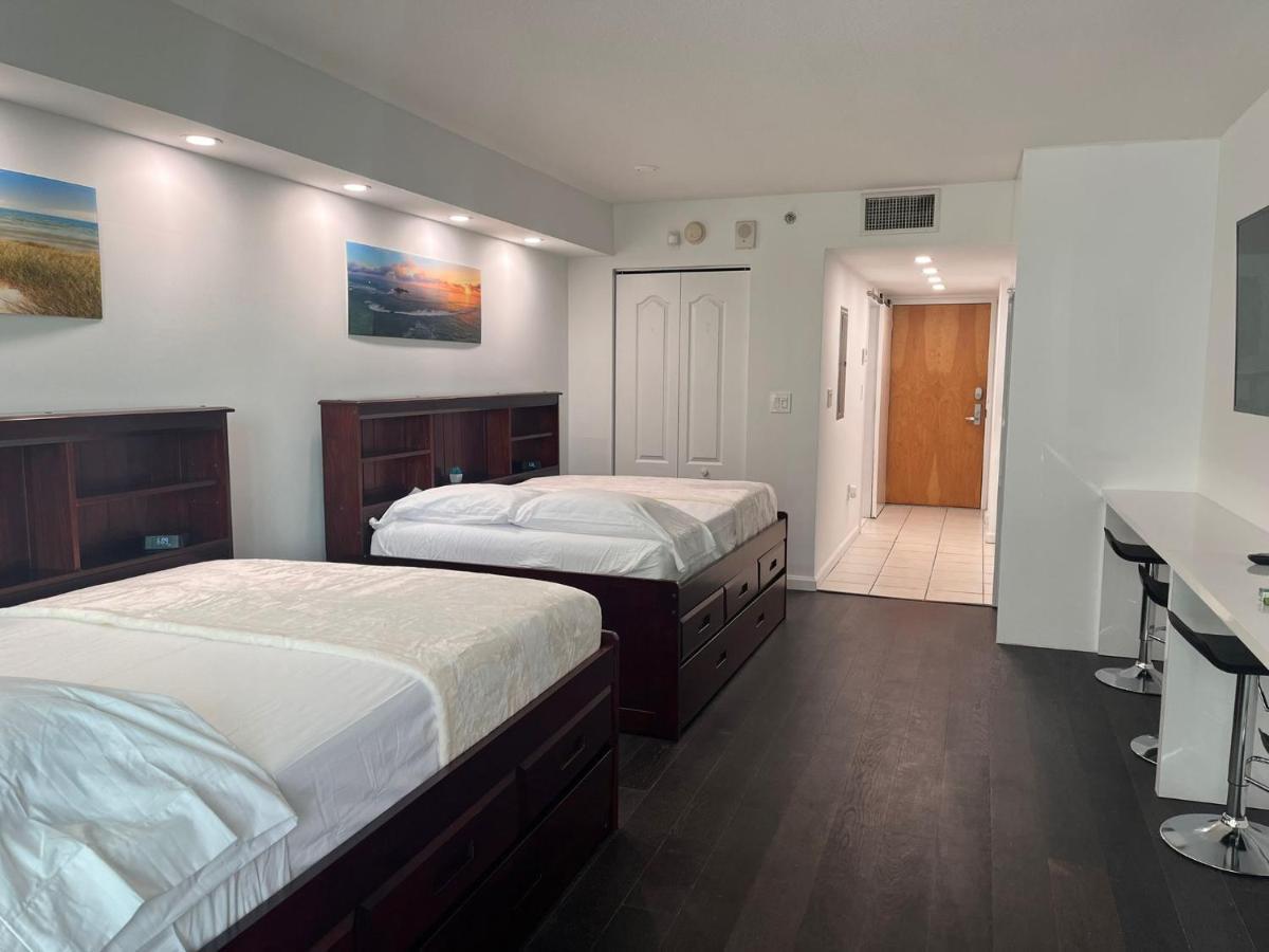 Studios In Brickell With Pool, Gym, Free Parking And Game Room ميامي المظهر الخارجي الصورة