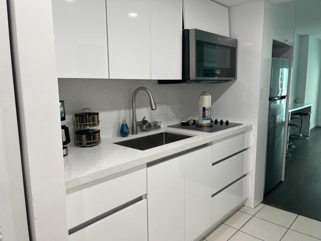 Studios In Brickell With Pool, Gym, Free Parking And Game Room ميامي المظهر الخارجي الصورة