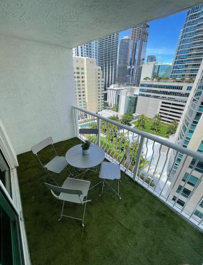 Studios In Brickell With Pool, Gym, Free Parking And Game Room ميامي المظهر الخارجي الصورة