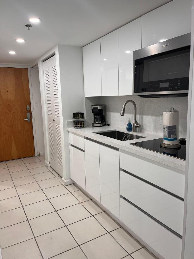 Studios In Brickell With Pool, Gym, Free Parking And Game Room ميامي المظهر الخارجي الصورة