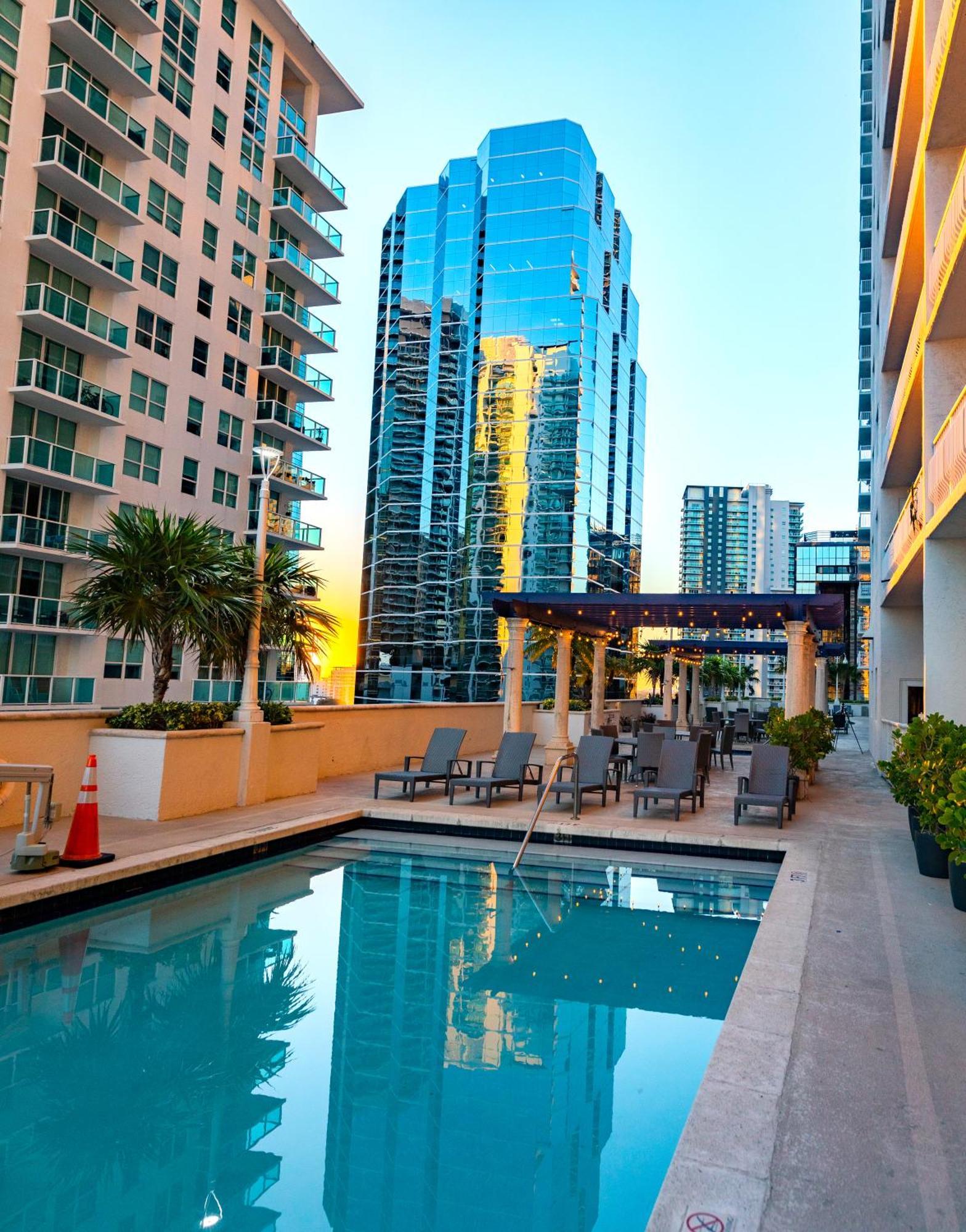 Studios In Brickell With Pool, Gym, Free Parking And Game Room ميامي المظهر الخارجي الصورة