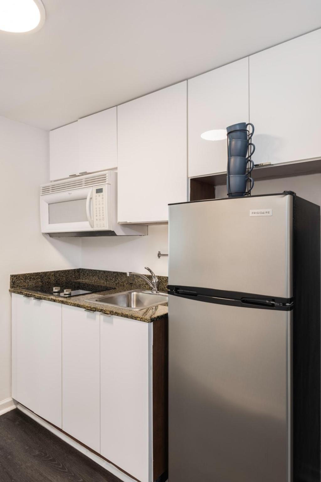 Studios In Brickell With Pool, Gym, Free Parking And Game Room ميامي الغرفة الصورة